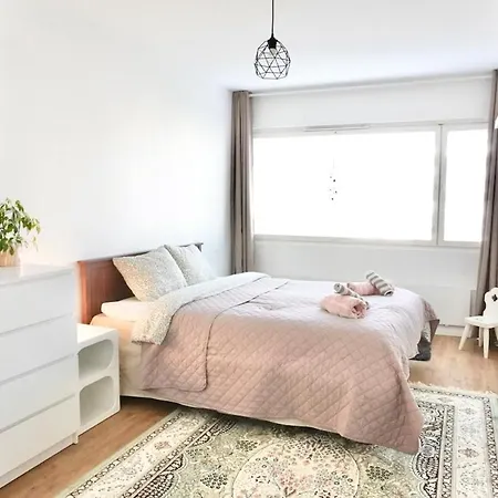 Cozy Near The Center