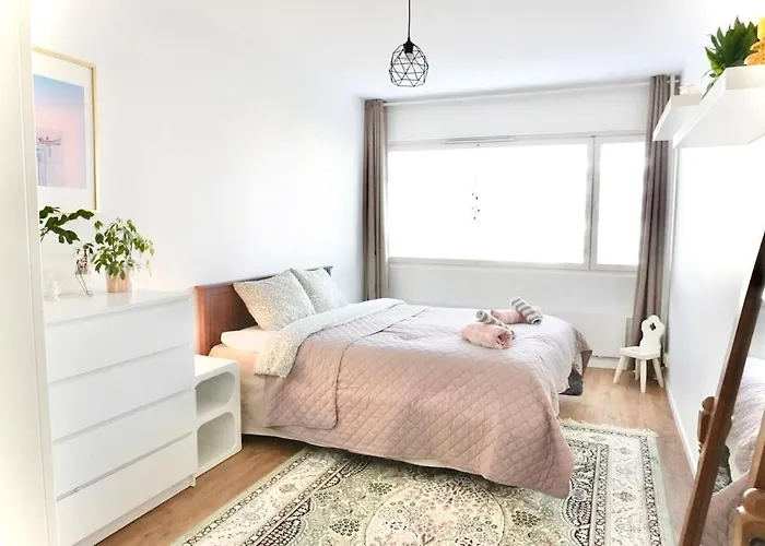 Cozy Near The Center