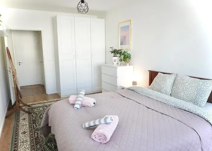 Cozy Near The Center *